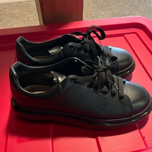 All black Alexander McQueen sneakers size US 12 EU 44